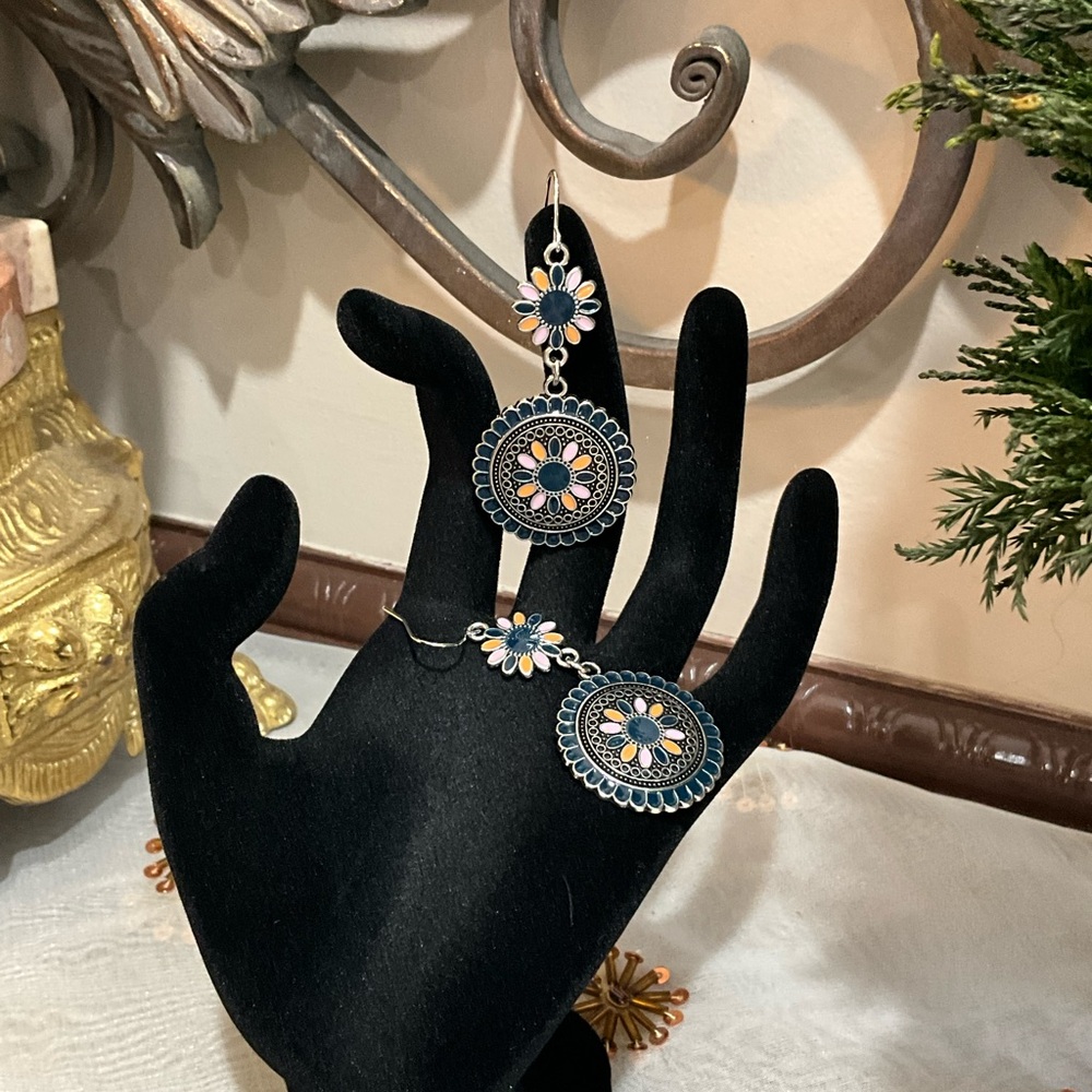 Elegant Floral Dangle Earrings - Picture 9 of 9